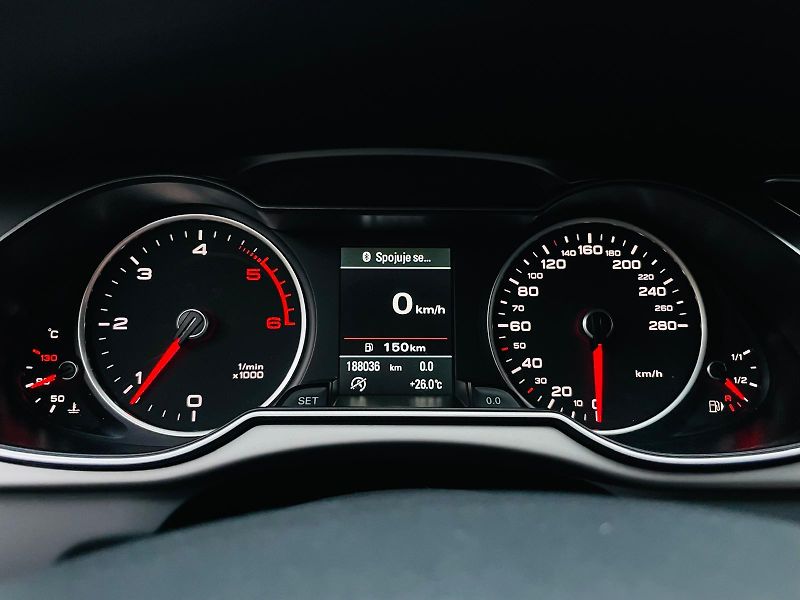 Audi A4 2.0TDI VÝHŘEV SENZORY SERVISKA - fotka 46 z 49