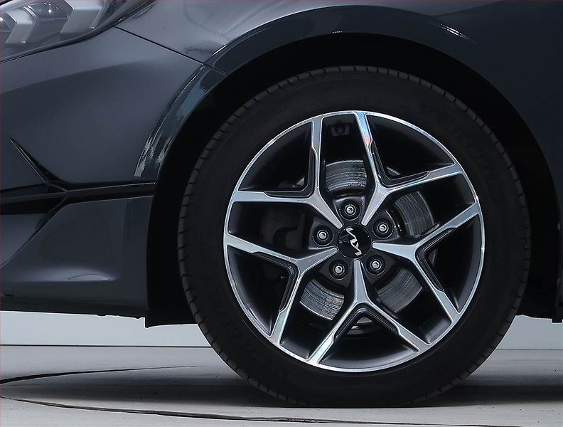 Kia Ceed (2022) Top 1.5 T-GDI, Automat, ČR - fotka 15 z 21