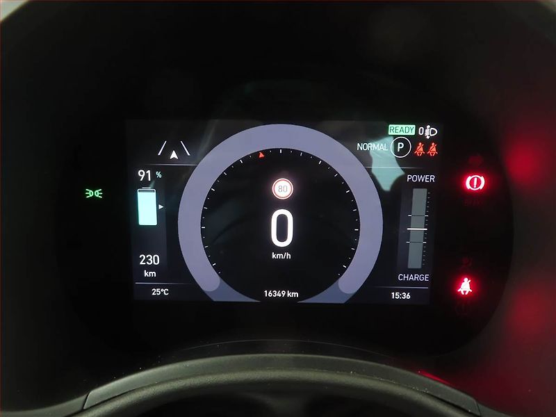 Fiat 500e (2022) 42 kWh, SoH 93%, Automat - fotka 11 z 18
