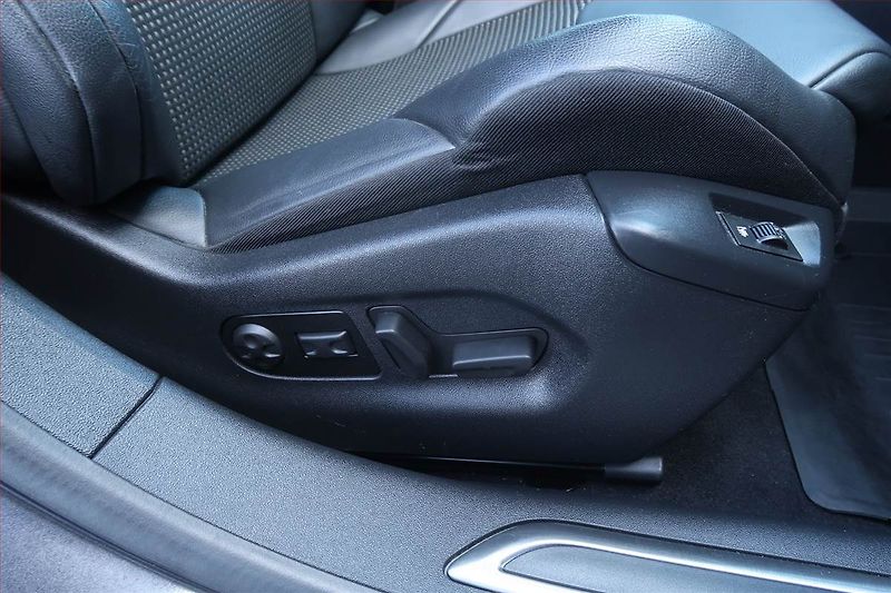 Citroën C5 (2012) Exclusive 2.0 HDi, Automat - fotka 20 z 23