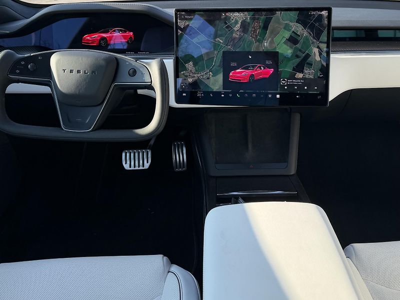 Tesla Model S (2023) Plaid 1020 HP - fotka 15 z 20