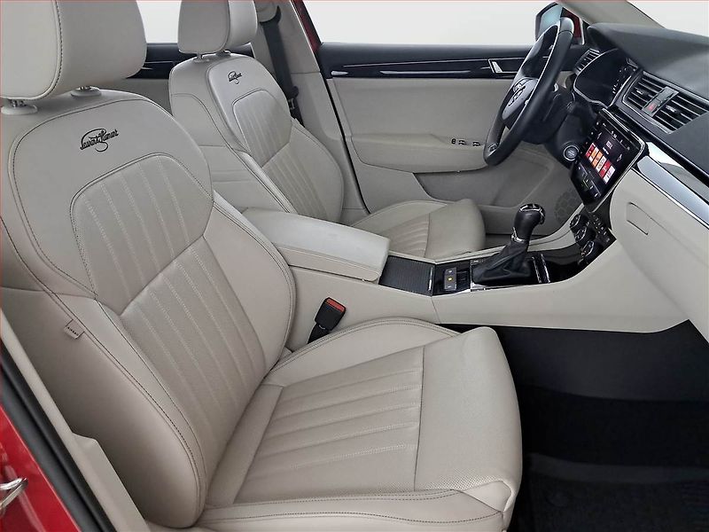 Škoda Superb (2023) Laurin&Klement 2.0 TDI - fotka 9 z 20