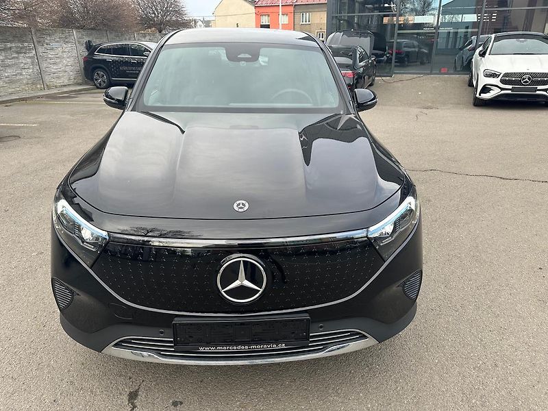 Mercedes-Benz EQB 250+ demo - fotka 2 z 21