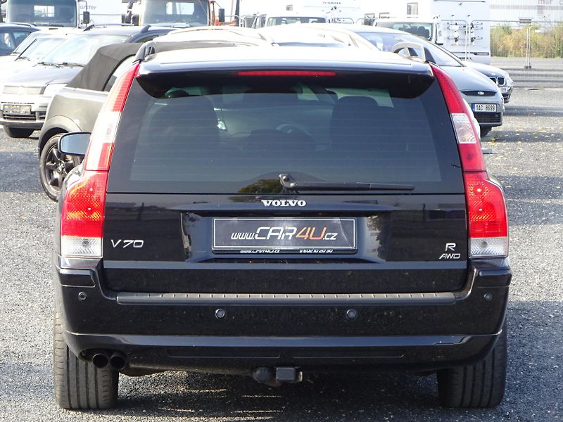 Volvo V70 2.5T 220kW R AWD AUTOMAT - fotka 26 z 32