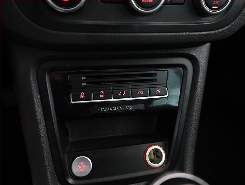 Volkswagen Sharan (2013) 2.0 TDI, 4X4, 7 míst, Kůže - fotka 10 z 23