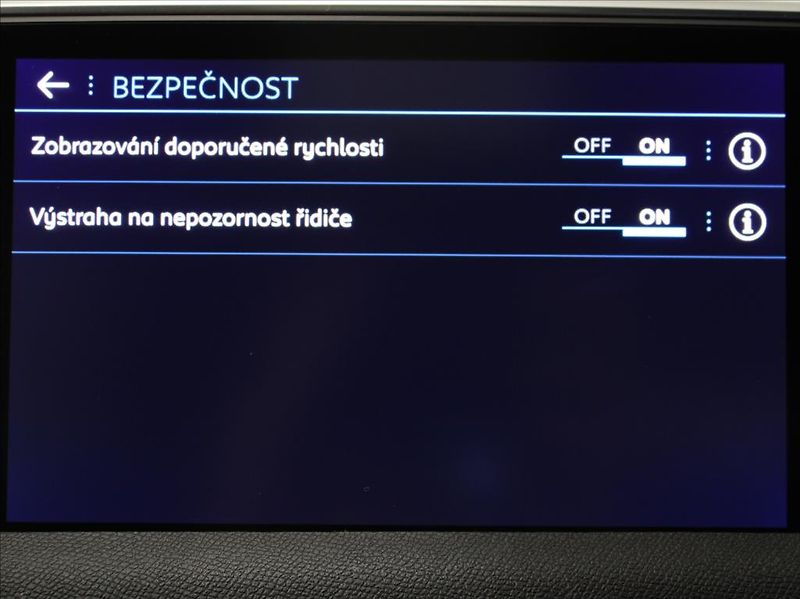 Peugeot 3008 1,6 HDi 120k. 6AT 1.majitel.ČR - fotka 14 z 22