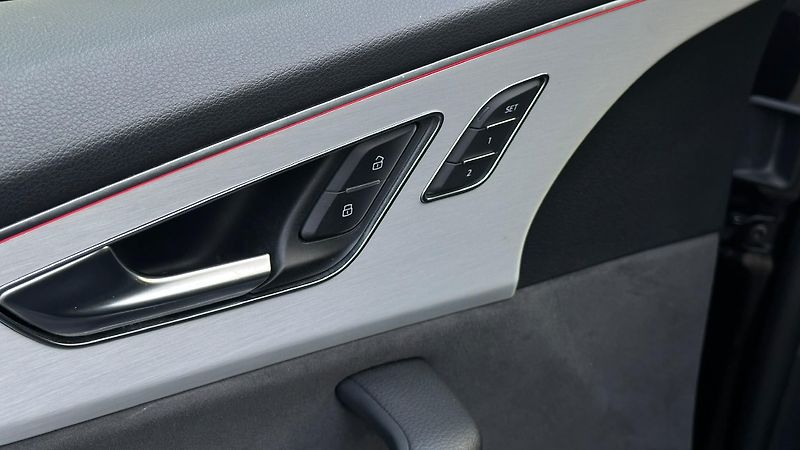 Audi SQ8 4,0 TDI  ČR - fotka 18 z 25