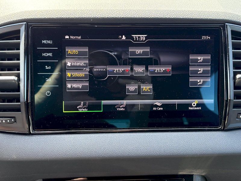 Škoda Karoq (2025) DSG 1.5 TSI / 110 kW / SPORTLI - fotka 16 z 33