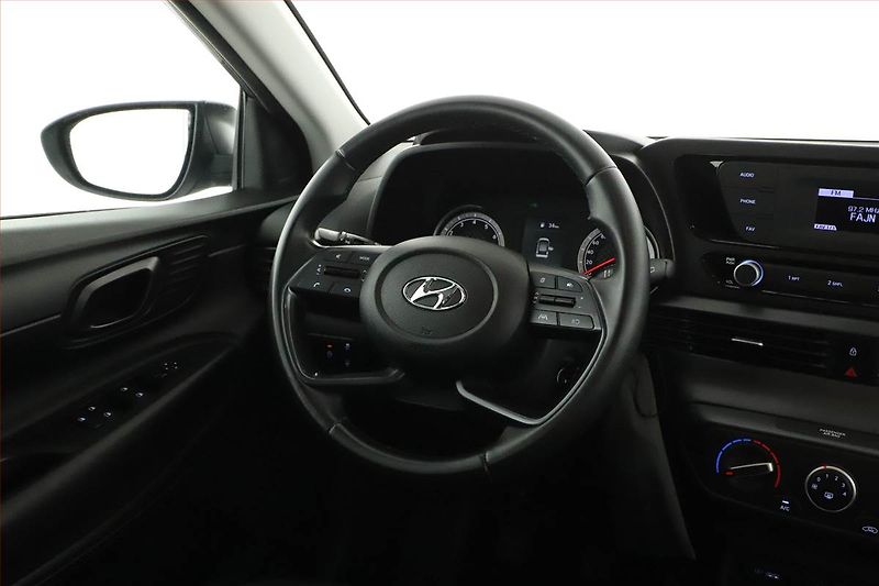 Hyundai i20 (2023) Comfort 1.2 MPI, ČR,1.maj - fotka 11 z 13