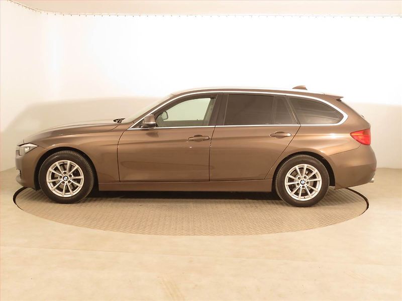 BMW Řada 3 (2013) 320 d, Navi, Tempomat - fotka 3 z 17
