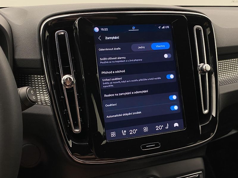 Volvo XC40 PURE ELECTRIC RECHARGE PLUS - fotka 46 z 51