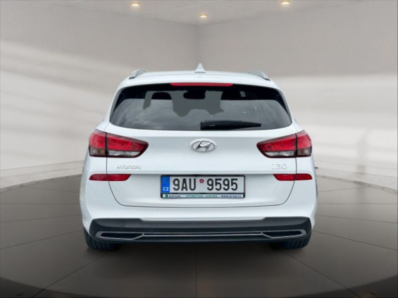 Hyundai i30 1,0 TGDI 120 Smart - fotka 4 z 10
