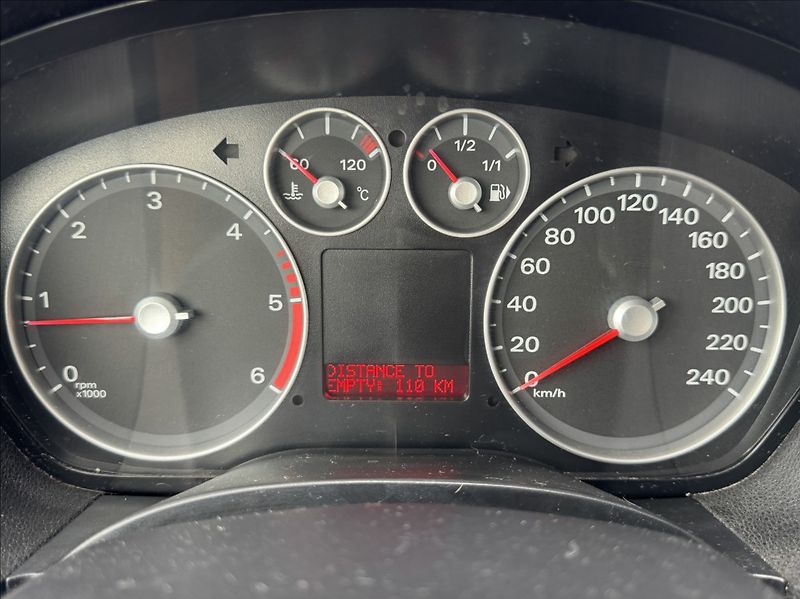 Ford C-MAX 1,6 TDCi 66kW klima - fotka 32 z 45