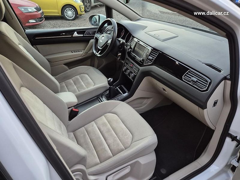 Volkswagen Golf Sportsvan (2016) 2.0TDi 110KW Highline původ ČR - fotka 33 z 51