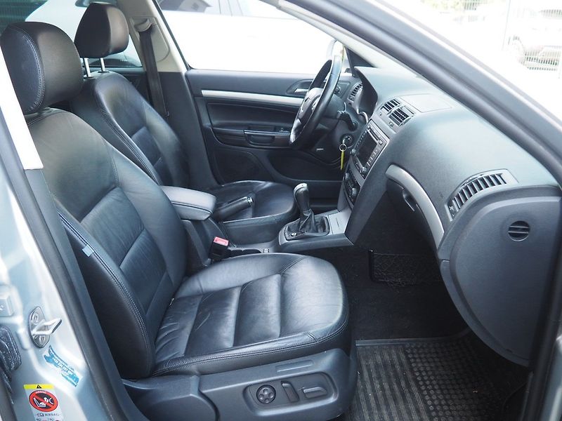 Škoda Octavia (2008) 2.0 TDI, 103 kW, 4x4, Style - fotka 19 z 38