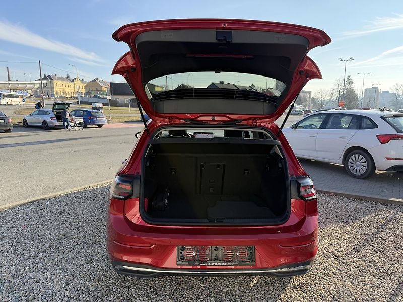 Volkswagen Golf TSi/110kW - STYLE,Webasto,H&K - fotka 61 z 80