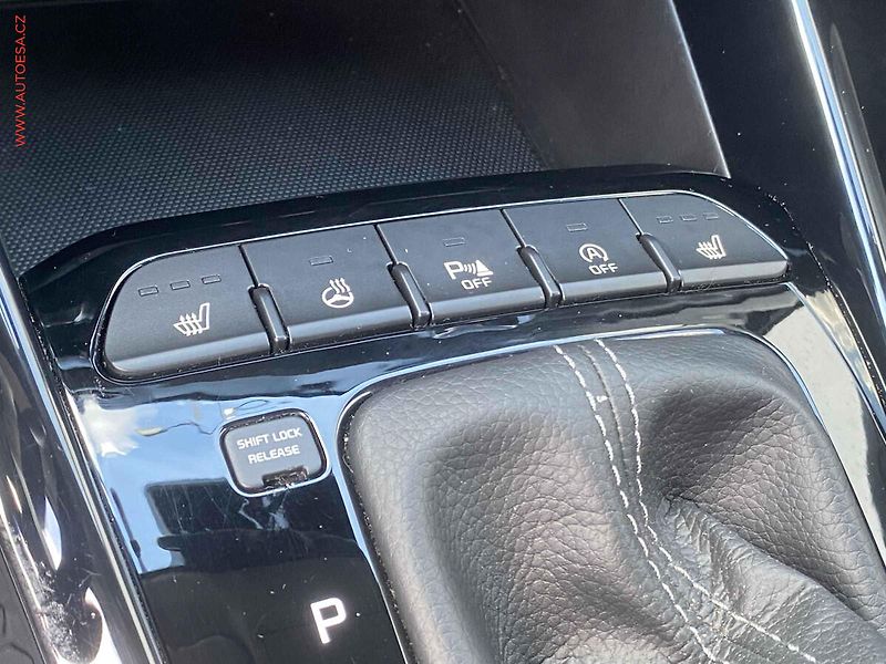 Kia Stonic (2020) 1.0 T-GDi, ČR, AT, TZ, navi - fotka 16 z 21