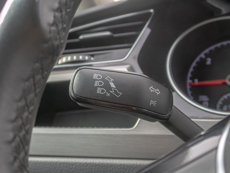 Volkswagen Touran (2019) 2.0TDI 110KW – Cebia 5*! - fotka 20 z 53