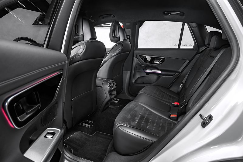 Mercedes-Benz GLC Digital light, 360 kamera, AMG - fotka 14 z 21