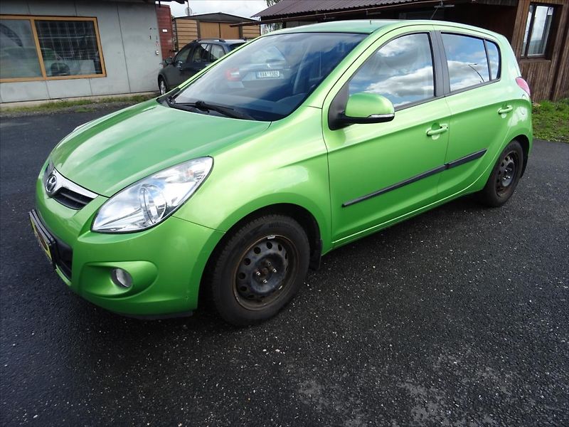 Hyundai i20 1,3 57 kW - fotka 5 z 29