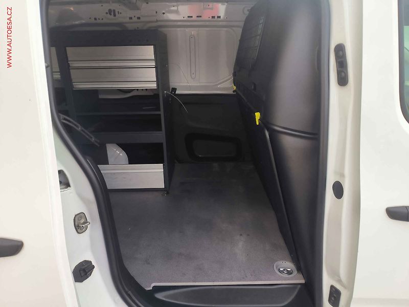 Opel Combo (2022) 1.5CDTi L2 DÍLNA, AC, park. - fotka 8 z 22