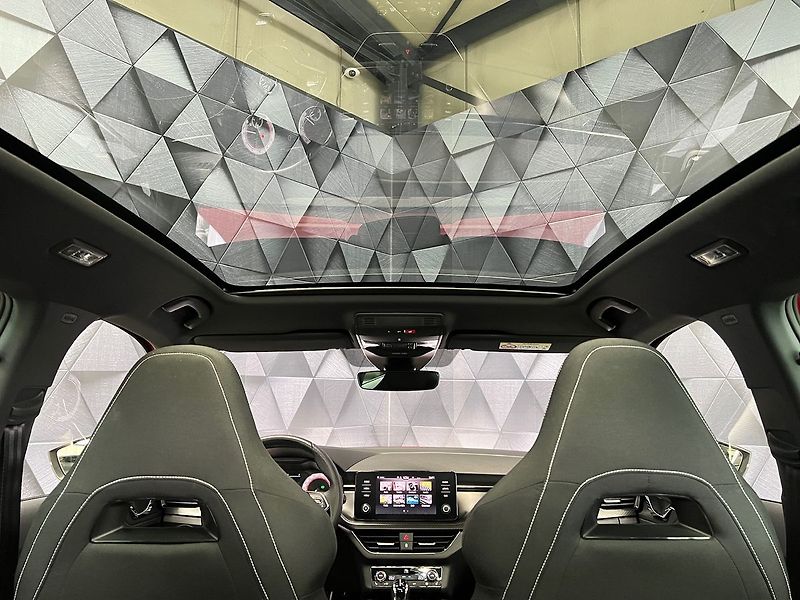 Škoda Kamiq 1.5TSI DSG MONTE CARLO, PANORA - fotka 24 z 26