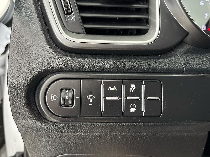 Kia Ceed Hatchback - fotka 26 z 29