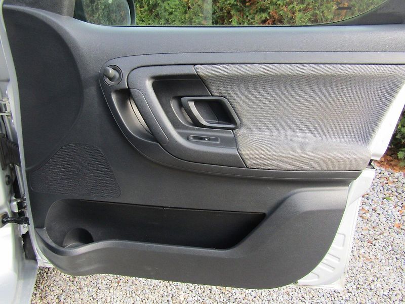 Škoda Roomster (2011) 1.6 TDI 66kW  BEZ KOROZE - fotka 25 z 34