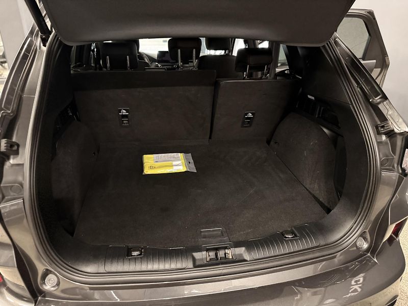 Ford Kuga (2023) 2.5i,HEV, ST-LINE, 4X4,ZÁRUKA - fotka 17 z 39