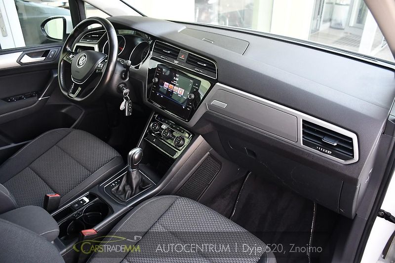 Volkswagen Touran 1.6TDi DSG  - fotka 15 z 48