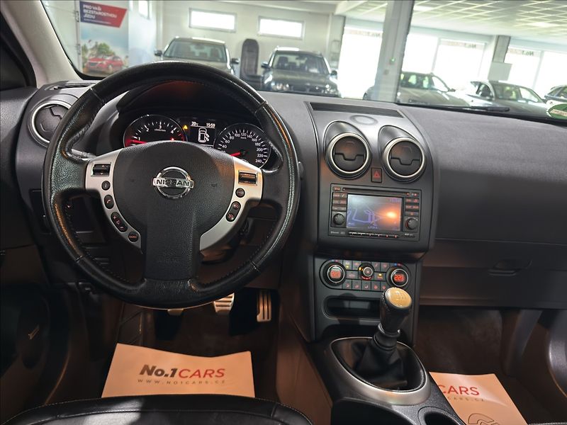 Nissan Qashqai 2,0   dCi PANO XENON KŮŽE NAVI - fotka 21 z 45