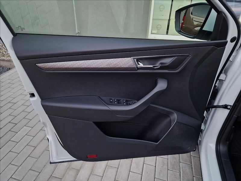 Škoda Karoq 2.0 TDI Style DSG,ČR,1.Maj - fotka 39 z 50