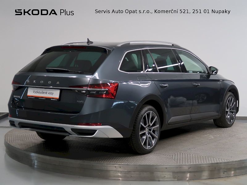 Škoda Superb (2021) SCOUT 2.0TDI 147KW DSG 4x4 - fotka 2 z 39