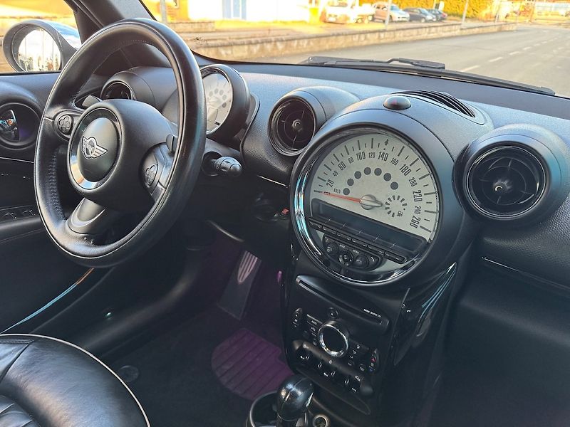 Mini Cooper (2013) 2.0 D 105kW ALL4 AUT - fotka 28 z 47
