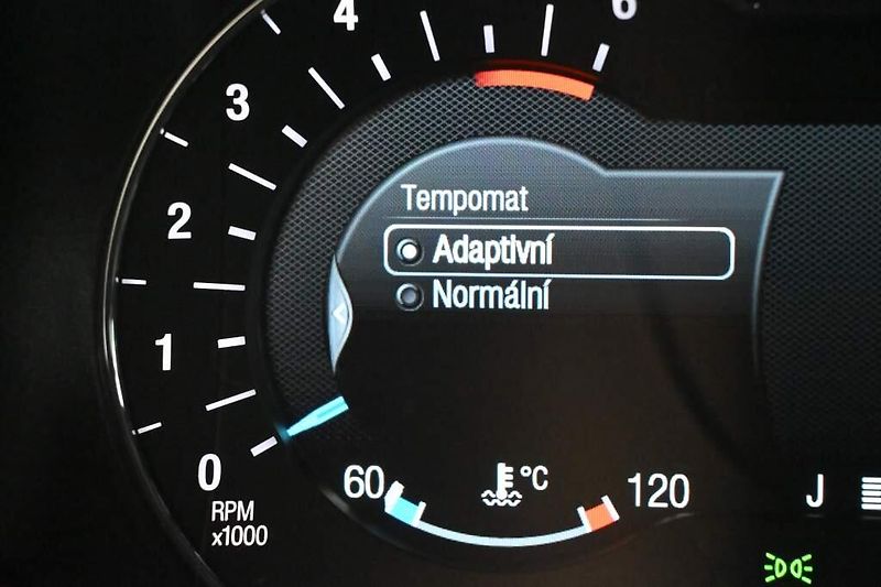 Ford Mondeo (2022) 2.0 140 KW LED SONY ACC 8AT EC - fotka 31 z 41