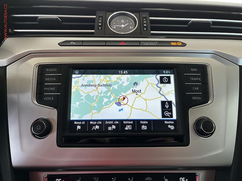 Volkswagen Passat (2016) 1.6 TDi, DSG, Navi, AC - fotka 11 z 18