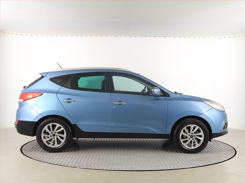 Hyundai ix35 (2012) 2.0 CRDi, 4X4, Tempomat - fotka 6 z 17