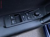 Volkswagen Passat (2014) 1.6 TDi, AC, výhřev sed - náhled 11