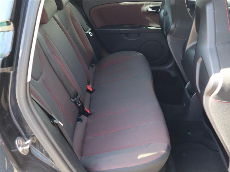 Seat Leon 2,0 TFSi (BWA) FR line - fotka 17 z 36
