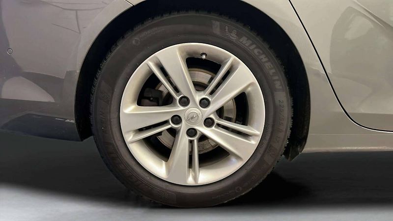 Opel Insignia Sports Tourer Innovation D 2.0 - fotka 28 z 32