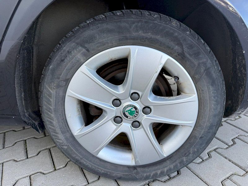Škoda Octavia (2012) LIM CR Elega 103/2.0 6AG - fotka 17 z 24