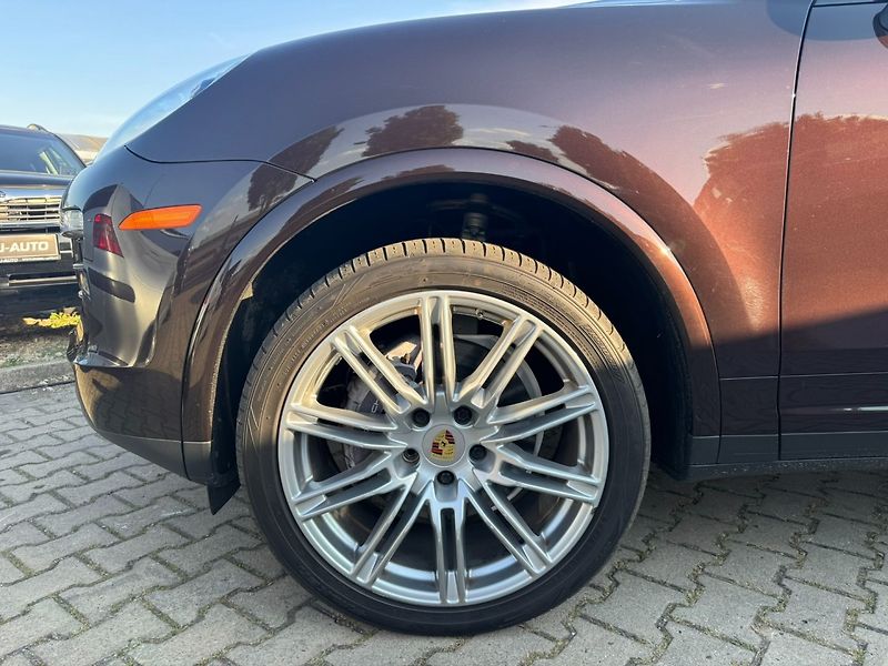 Porsche Cayenne (2017) PLATINUM 4X4 3,6i 220 KW DPH - fotka 16 z 50