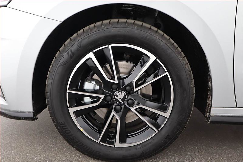 Škoda Fabia (2025) 1.0 TSI, MONTE CARLO, KEYLESS - fotka 18 z 18