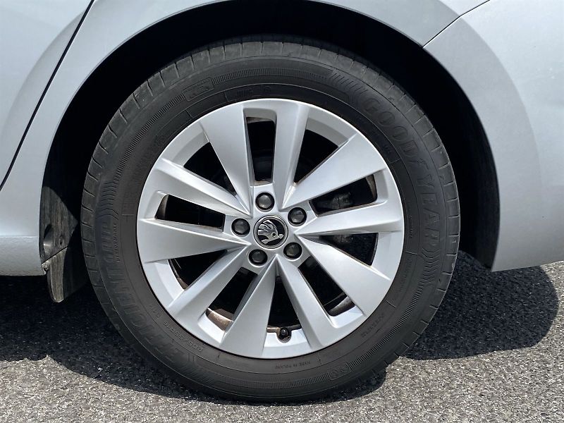 Škoda Scala (2024) 1.0 TSI Ambition - fotka 27 z 31