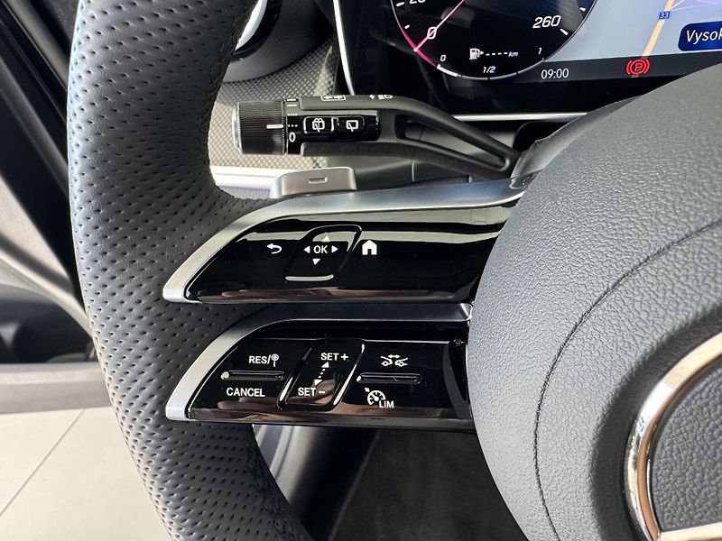Mercedes-Benz GLC 300d 4MATIC*198kW*AMG*Tažné - fotka 27 z 38
