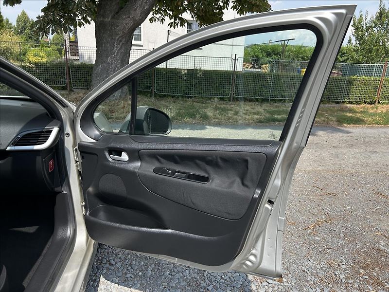 Peugeot 207 1,4 i  Klima,ISOFIX,CentrálDO - fotka 25 z 42