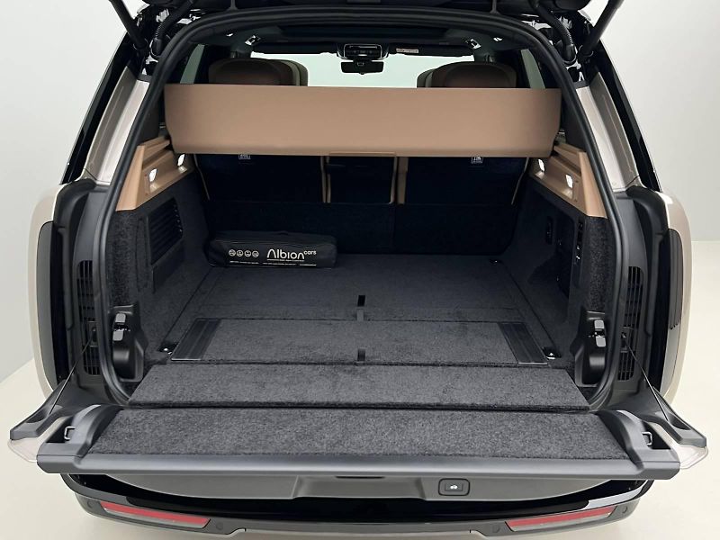 Land Rover Range Rover P460e AUTOBIOGRAPHY REZERVACE - fotka 4 z 61