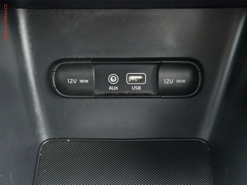 Kia Sportage (2018) 1.6GDi, ČR, Navi, TZ - fotka 15 z 23