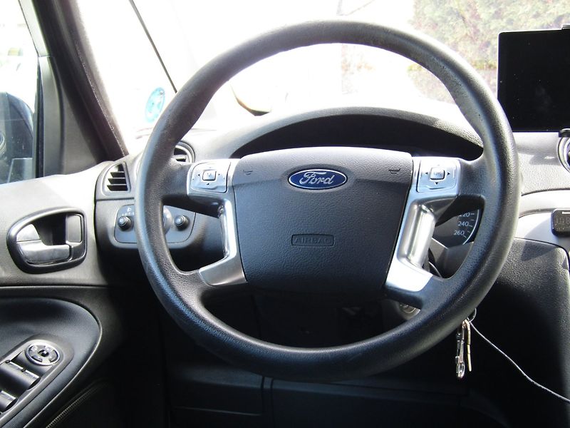 Ford Galaxy (2007) 2.0 TDCi 96kW - fotka 16 z 34