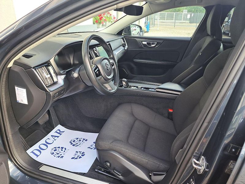 Volvo V60 (2021) 2.0 B4 Momentum, ZÁRUKA - fotka 13 z 36